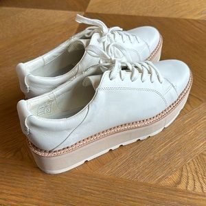 Dolce Vita Toyah Sneakers in size 8.5